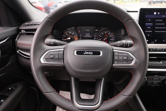 Jeep Compass Vehicle Image 10