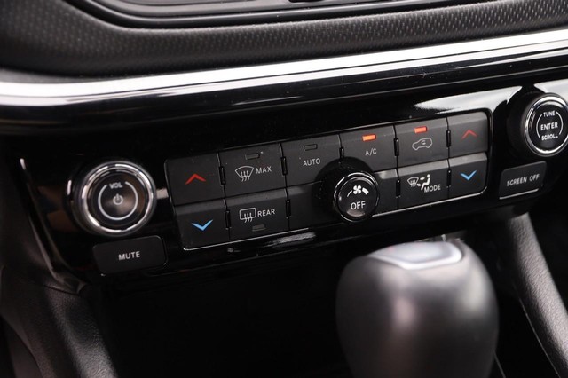Jeep Compass Vehicle Image 18