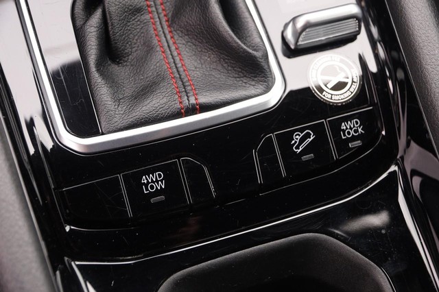 Jeep Compass Vehicle Image 20