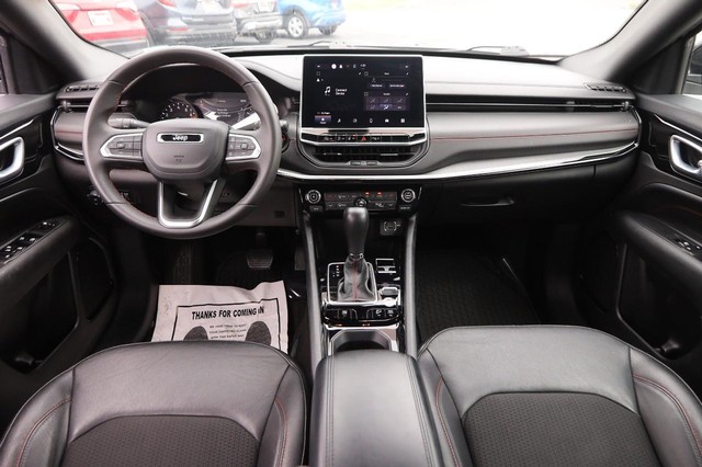 Jeep Compass Vehicle Image 21