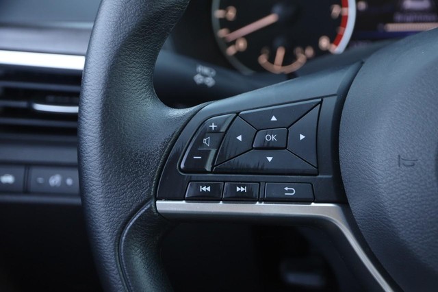 Nissan Altima Vehicle Image 12