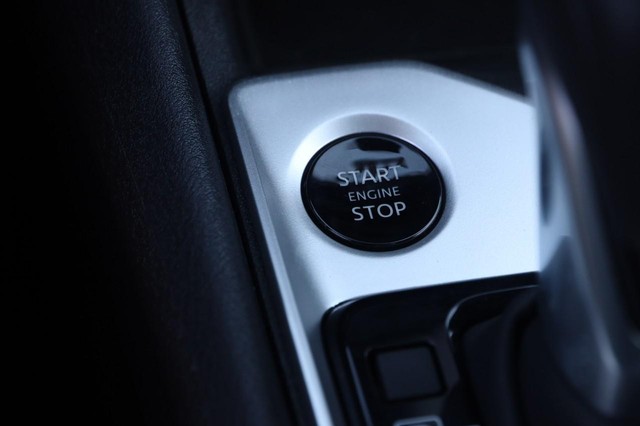Nissan Altima Vehicle Image 15