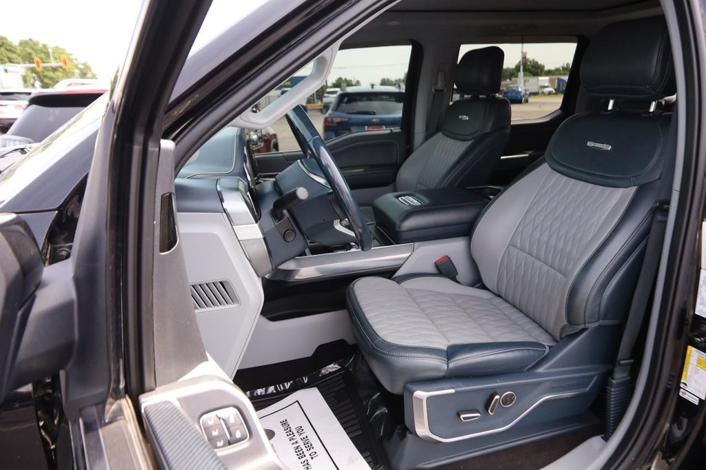 Ford F-150 Vehicle Full-screen Gallery Image 9