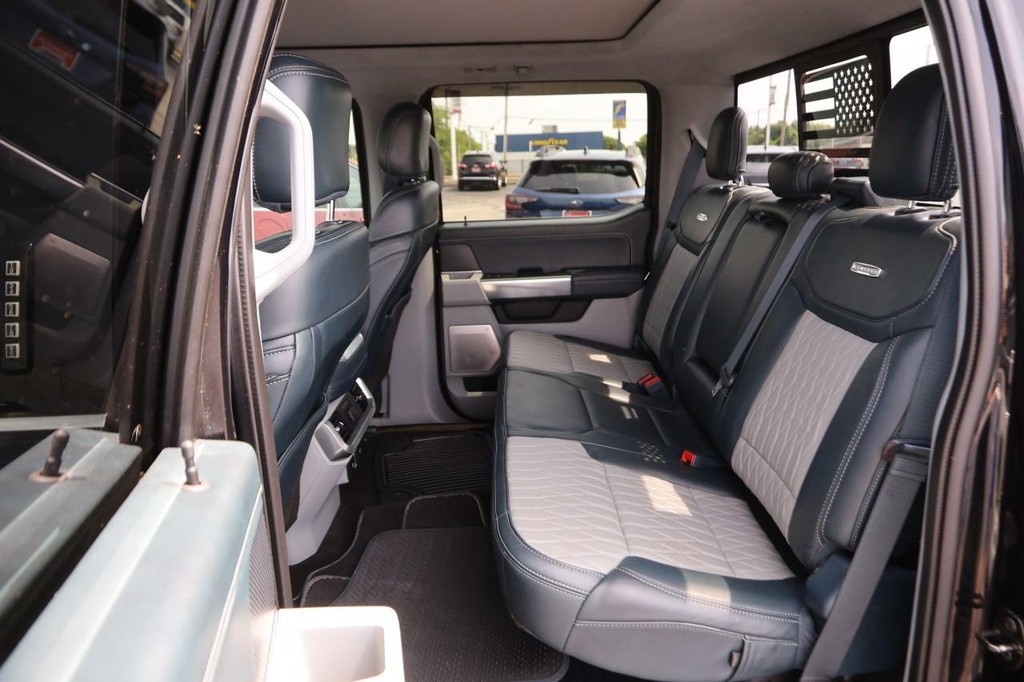 Ford F-150 Vehicle Full-screen Gallery Image 10