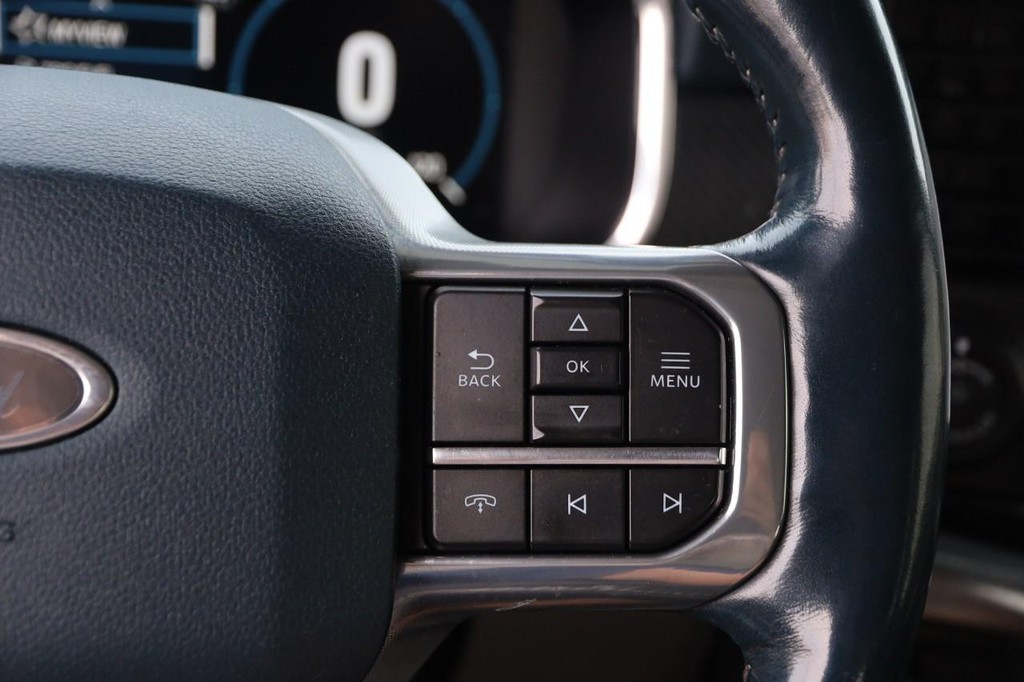 Ford F-150 Vehicle Full-screen Gallery Image 13