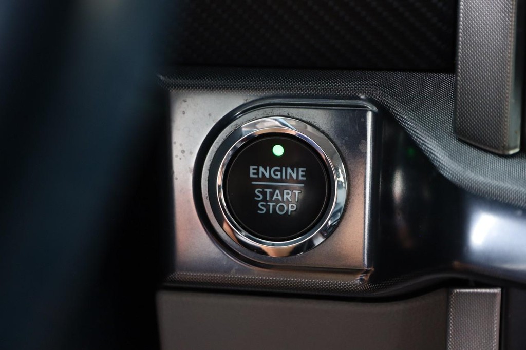 Ford F-150 Vehicle Full-screen Gallery Image 15