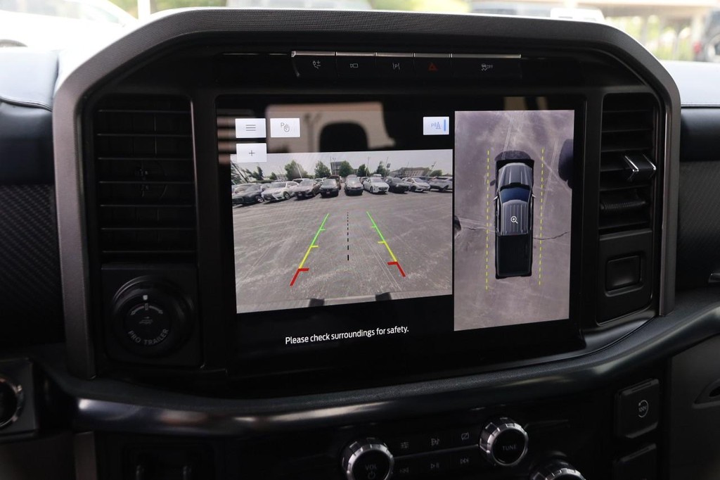 Ford F-150 Vehicle Full-screen Gallery Image 18