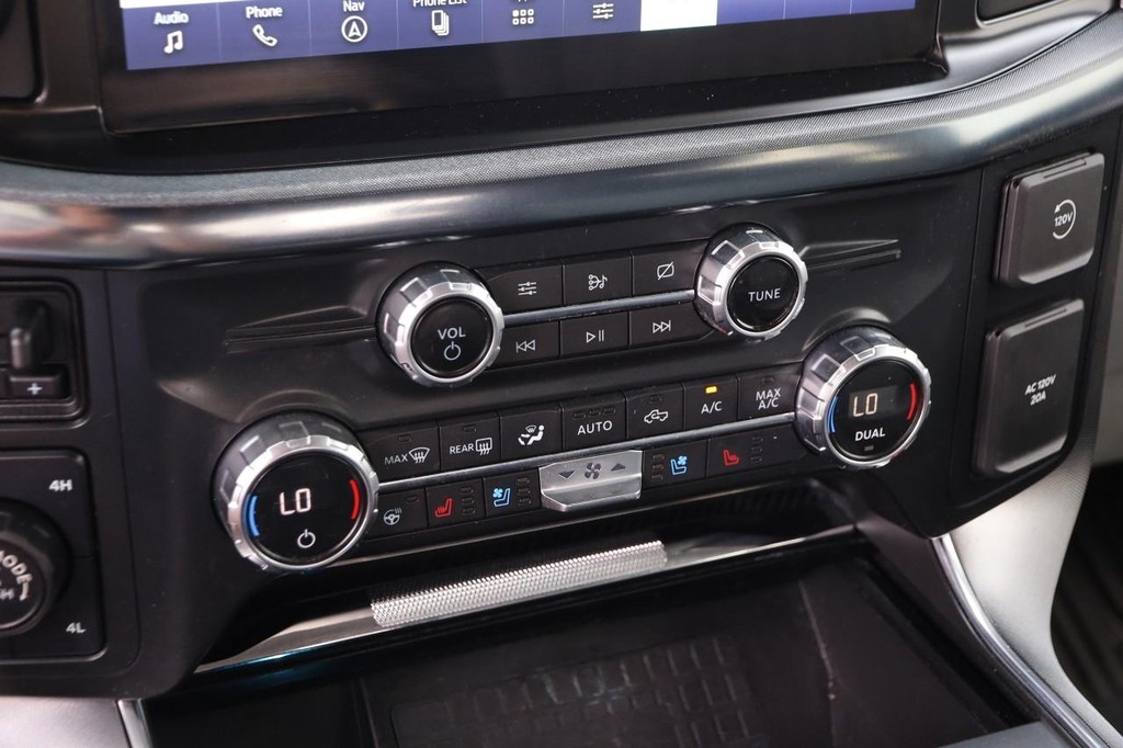 Ford F-150 Vehicle Full-screen Gallery Image 19