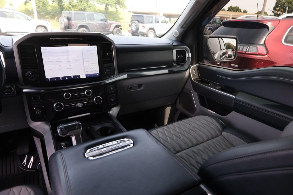Ford F-150 Vehicle Full-screen Gallery Image 27