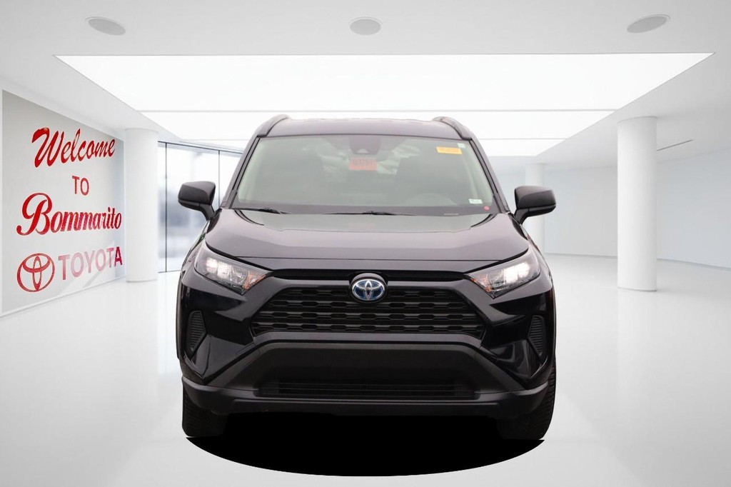 Toyota RAV4 Vehicle Full-screen Gallery Image 4