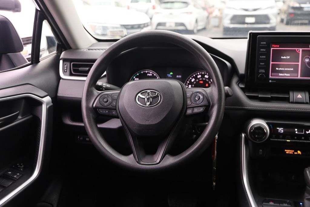 Toyota RAV4 Vehicle Full-screen Gallery Image 22