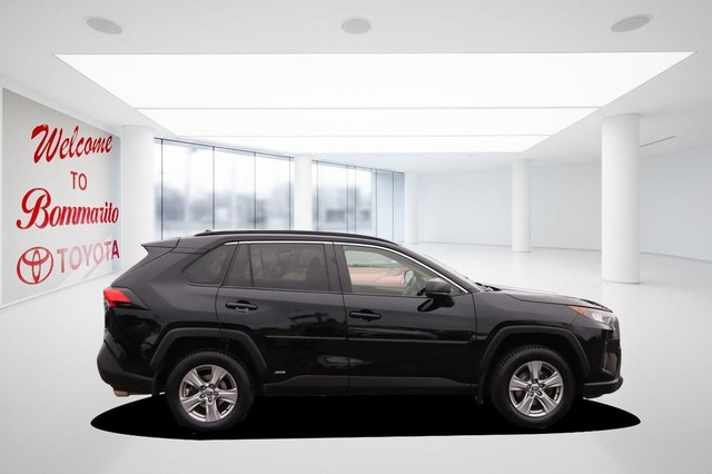 Toyota RAV4 Vehicle Image 05