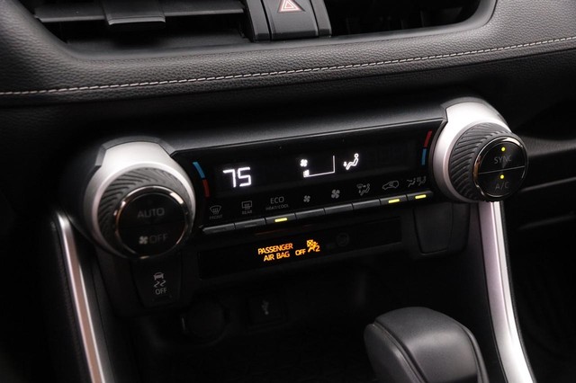 Toyota RAV4 Vehicle Image 17