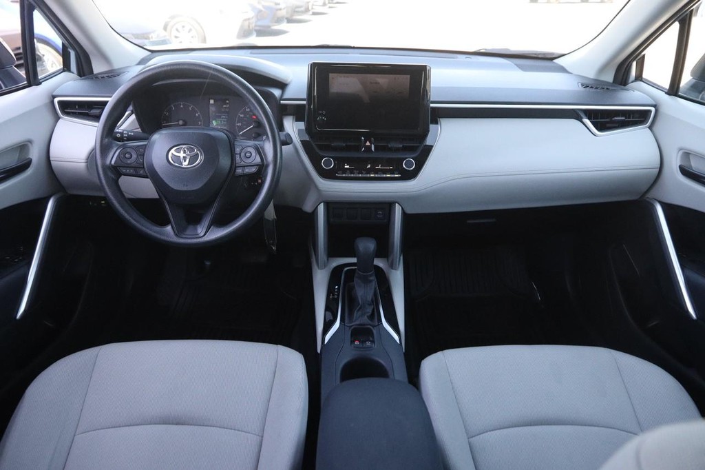 Toyota Corolla Cross Vehicle Full-screen Gallery Image 13