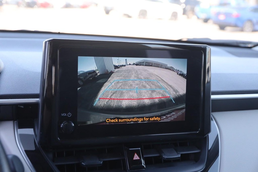 Toyota Corolla Cross Vehicle Full-screen Gallery Image 16