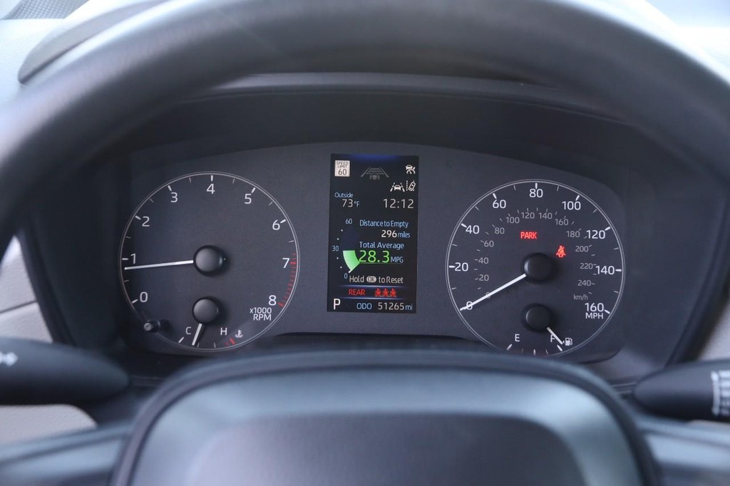 Toyota Corolla Cross Vehicle Full-screen Gallery Image 18