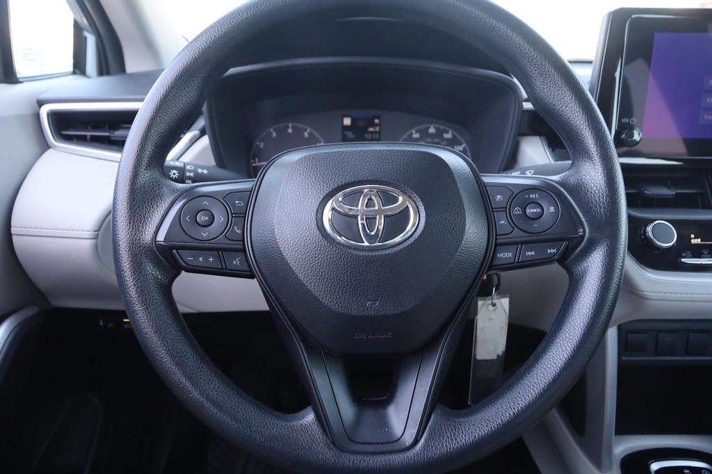 Toyota Corolla Cross Vehicle Full-screen Gallery Image 21