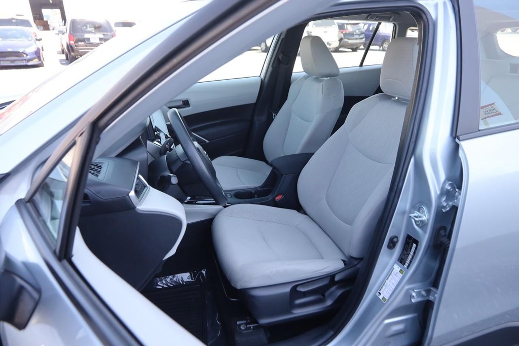 Toyota Corolla Cross Vehicle Full-screen Gallery Image 23