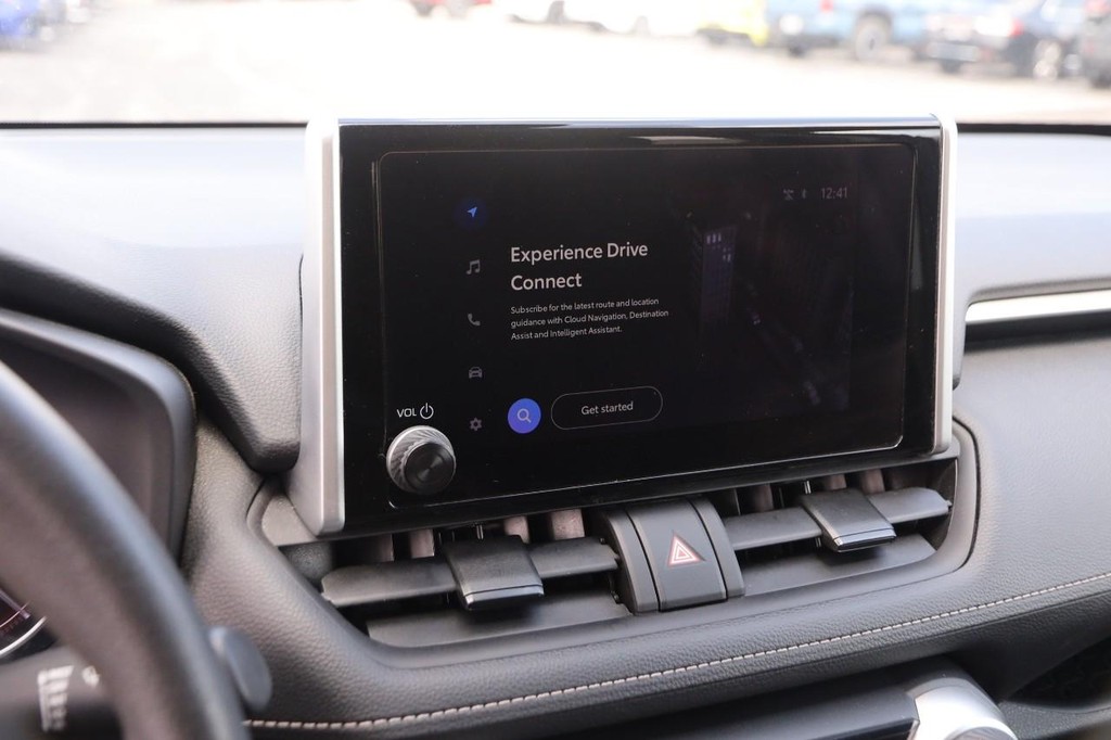 Toyota RAV4 Vehicle Full-screen Gallery Image 14