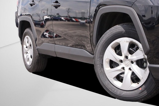 Toyota RAV4 Vehicle Image 03