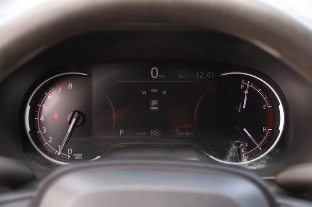 Toyota RAV4 Vehicle Image 13