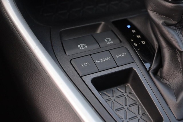Toyota RAV4 Vehicle Image 17