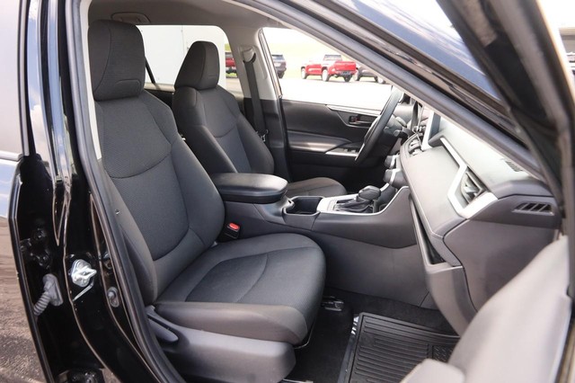 Toyota RAV4 Vehicle Image 24