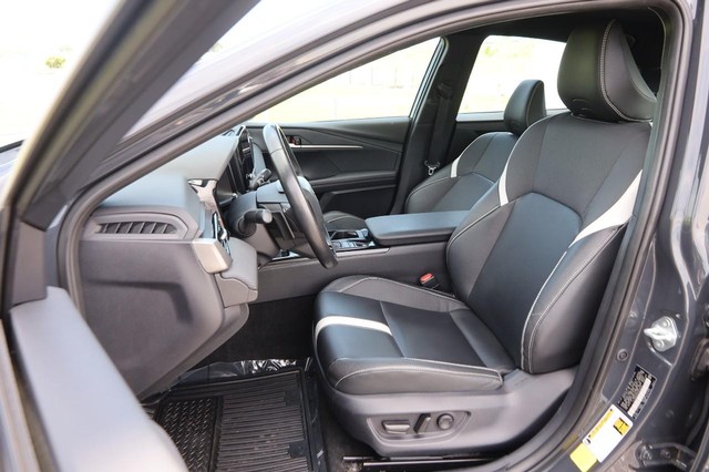 Toyota Camry Vehicle Image 08