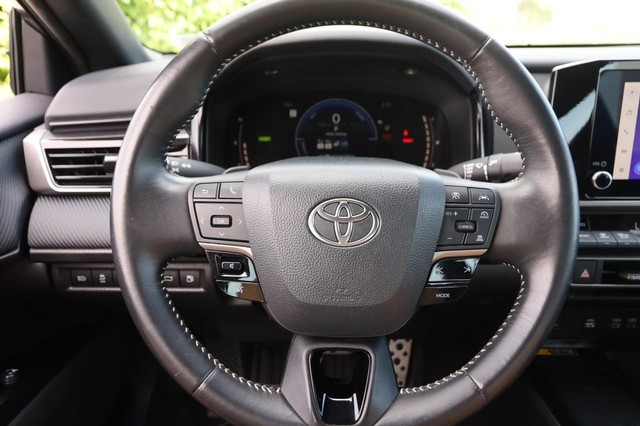 Toyota Camry Vehicle Image 10