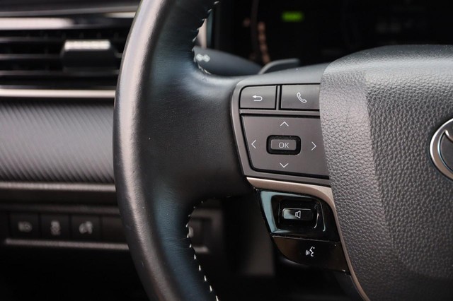 Toyota Camry Vehicle Image 11