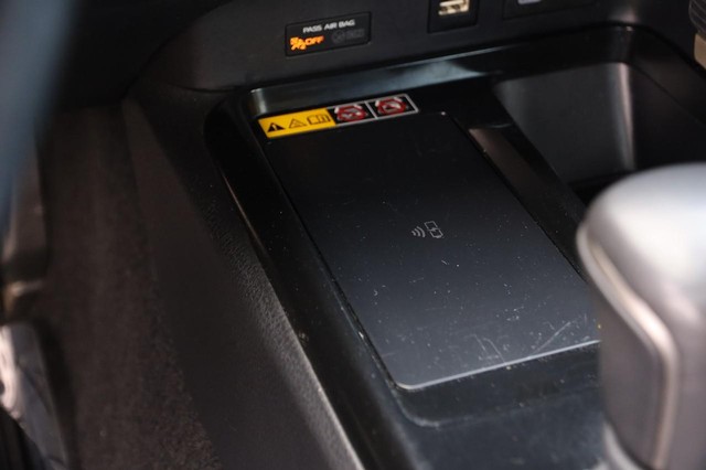 Toyota Camry Vehicle Image 19