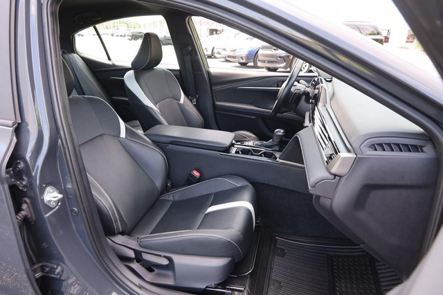 Toyota Camry Vehicle Image 26