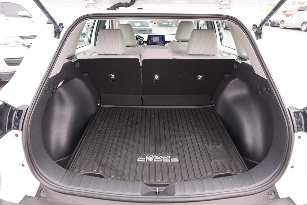 Toyota Corolla Cross Vehicle Full-screen Gallery Image 7