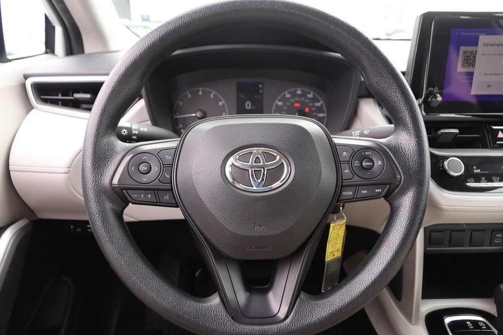 Toyota Corolla Cross Vehicle Full-screen Gallery Image 10