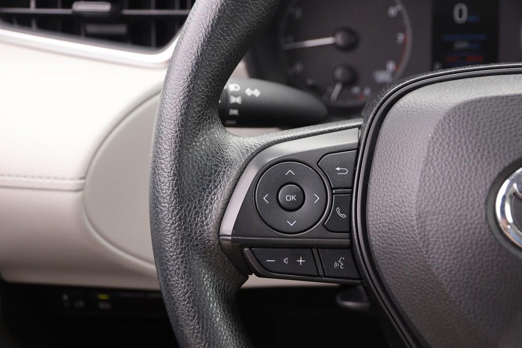 Toyota Corolla Cross Vehicle Full-screen Gallery Image 11