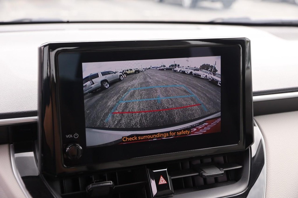Toyota Corolla Cross Vehicle Full-screen Gallery Image 16