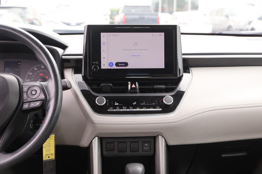 Toyota Corolla Cross Vehicle Full-screen Gallery Image 22