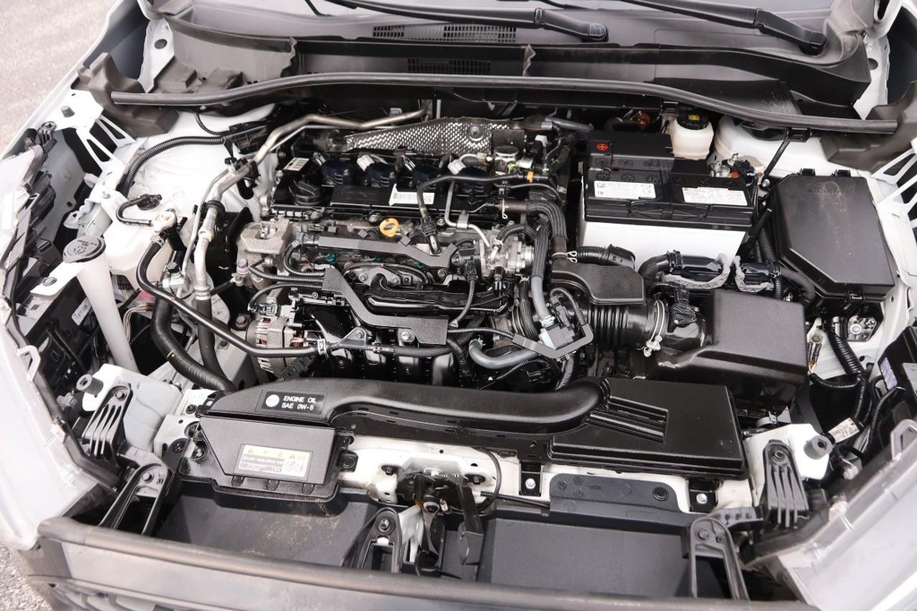 Toyota Corolla Cross Vehicle Full-screen Gallery Image 27