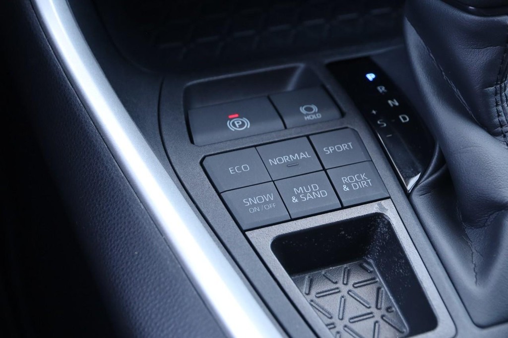 Toyota RAV4 Vehicle Full-screen Gallery Image 19