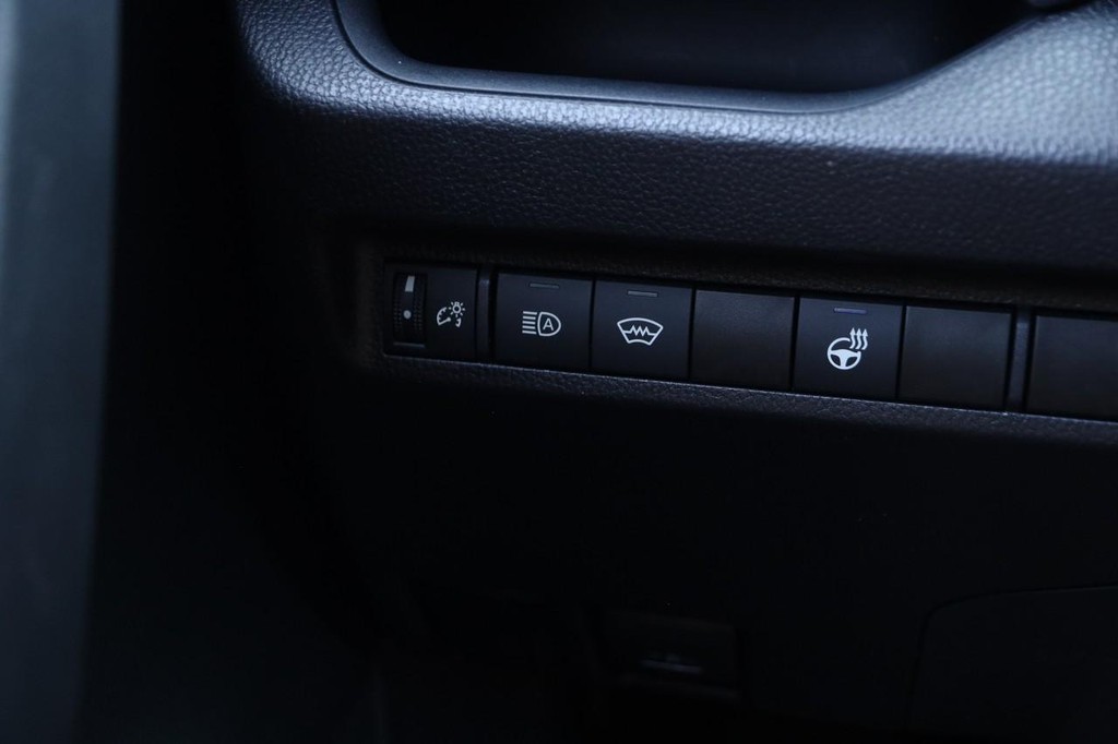 Toyota RAV4 Vehicle Full-screen Gallery Image 20