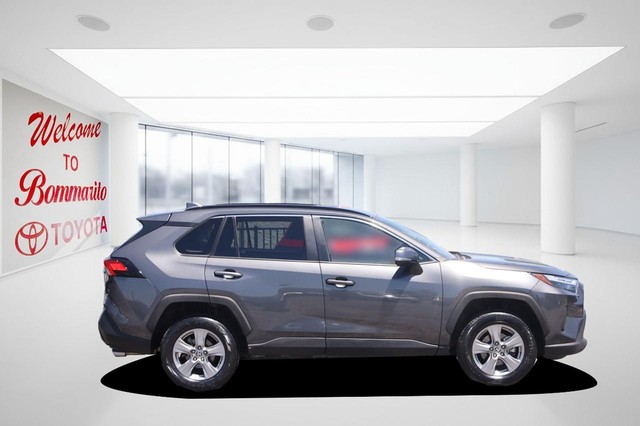 Toyota RAV4 Vehicle Image 05