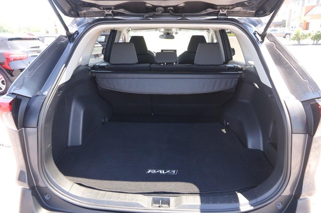 Toyota RAV4 Vehicle Image 07