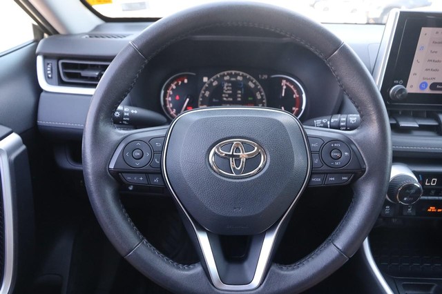 Toyota RAV4 Vehicle Image 10