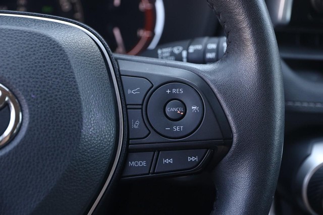 Toyota RAV4 Vehicle Image 12