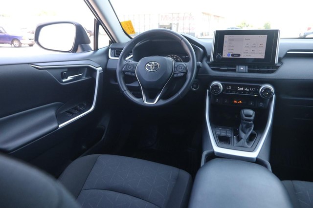 Toyota RAV4 Vehicle Image 21