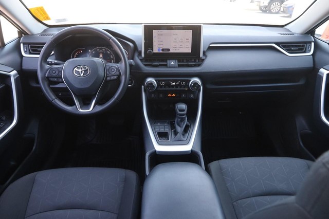 Toyota RAV4 Vehicle Image 22