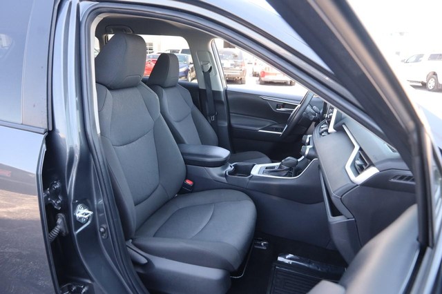 Toyota RAV4 Vehicle Image 25