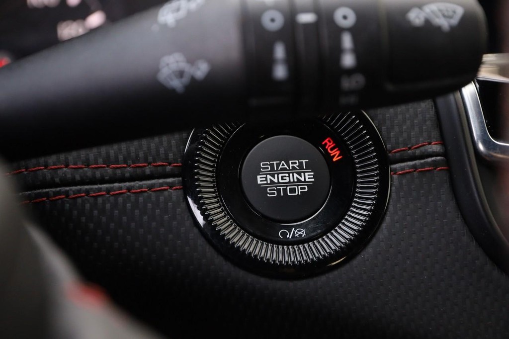Jeep Compass Vehicle Full-screen Gallery Image 15