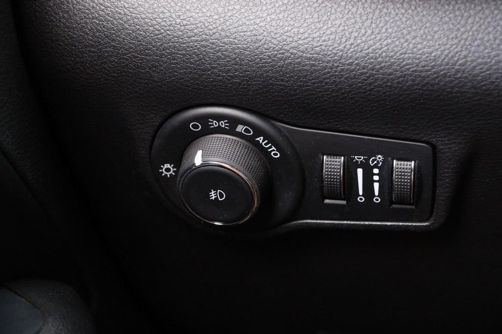 Jeep Compass Vehicle Full-screen Gallery Image 22