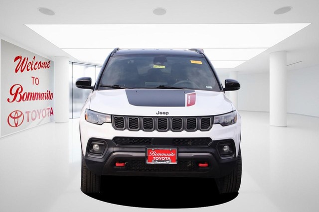 Jeep Compass Vehicle Image 04